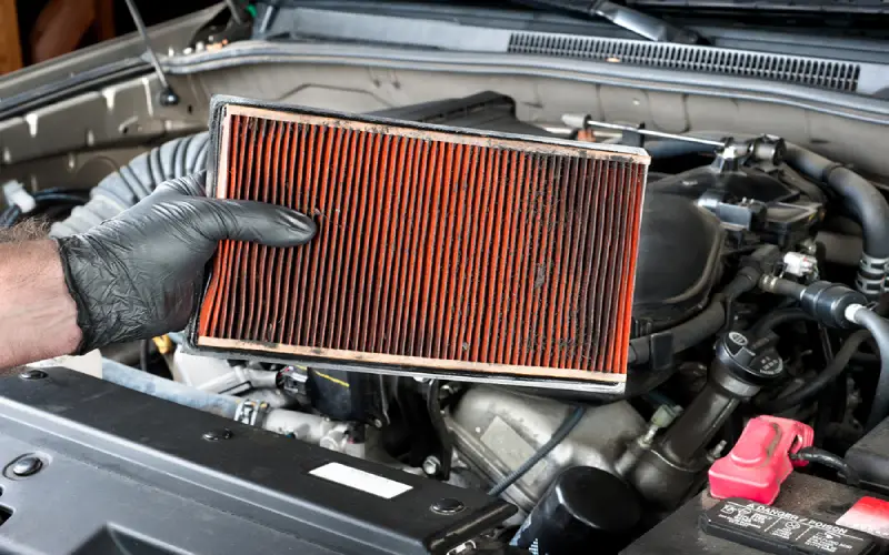 تعویض فیلتر هوا از نکات مهم در مراقبت از خودرو در فصل تابستان